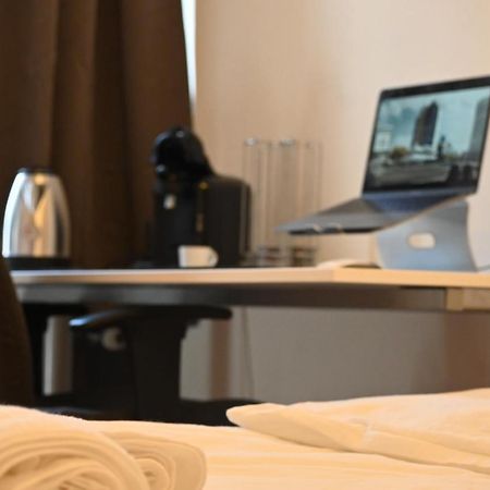 Private Room With Free Parking Koblenz  Buitenkant foto