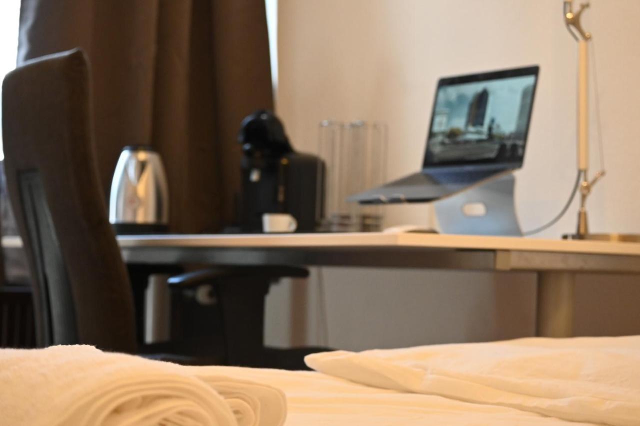 Private Room With Free Parking Koblenz  Buitenkant foto