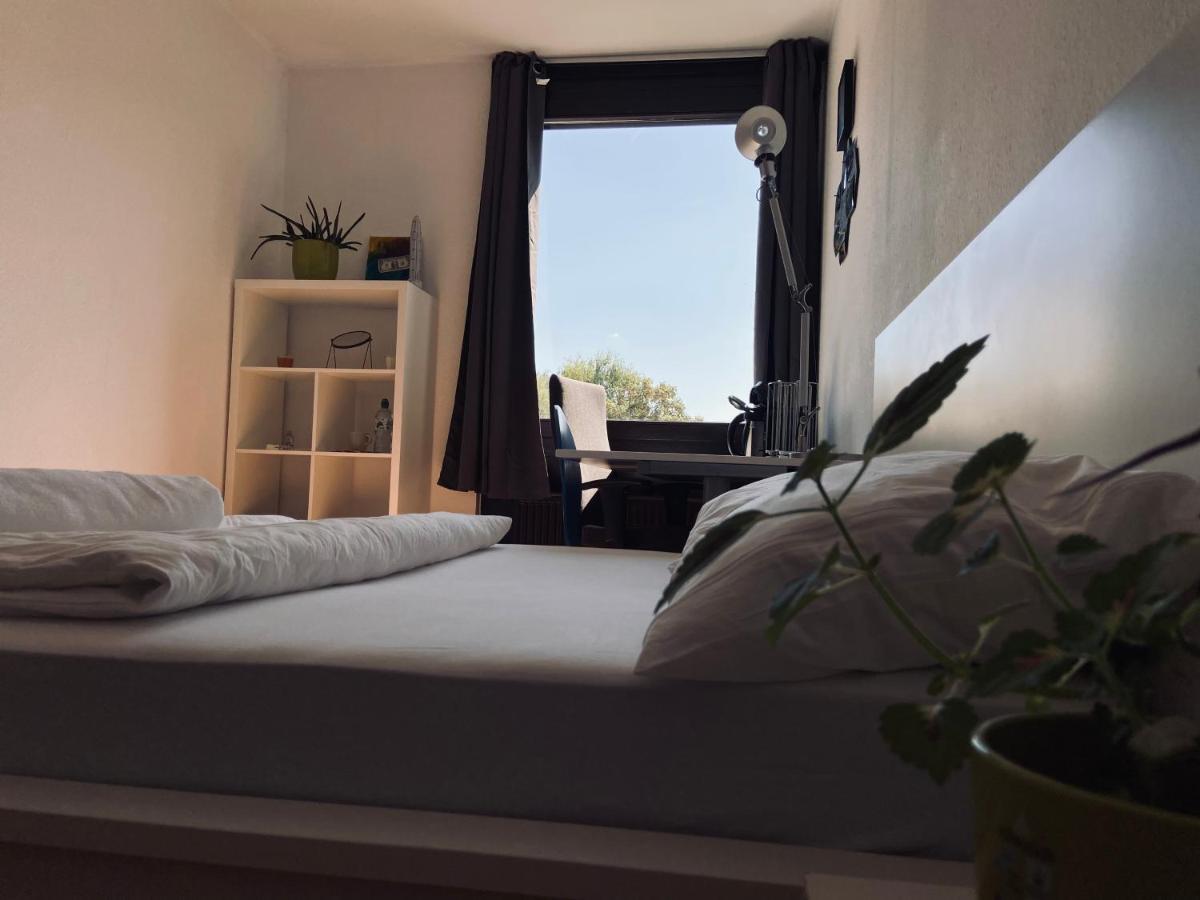 Private Room With Free Parking Koblenz  Buitenkant foto